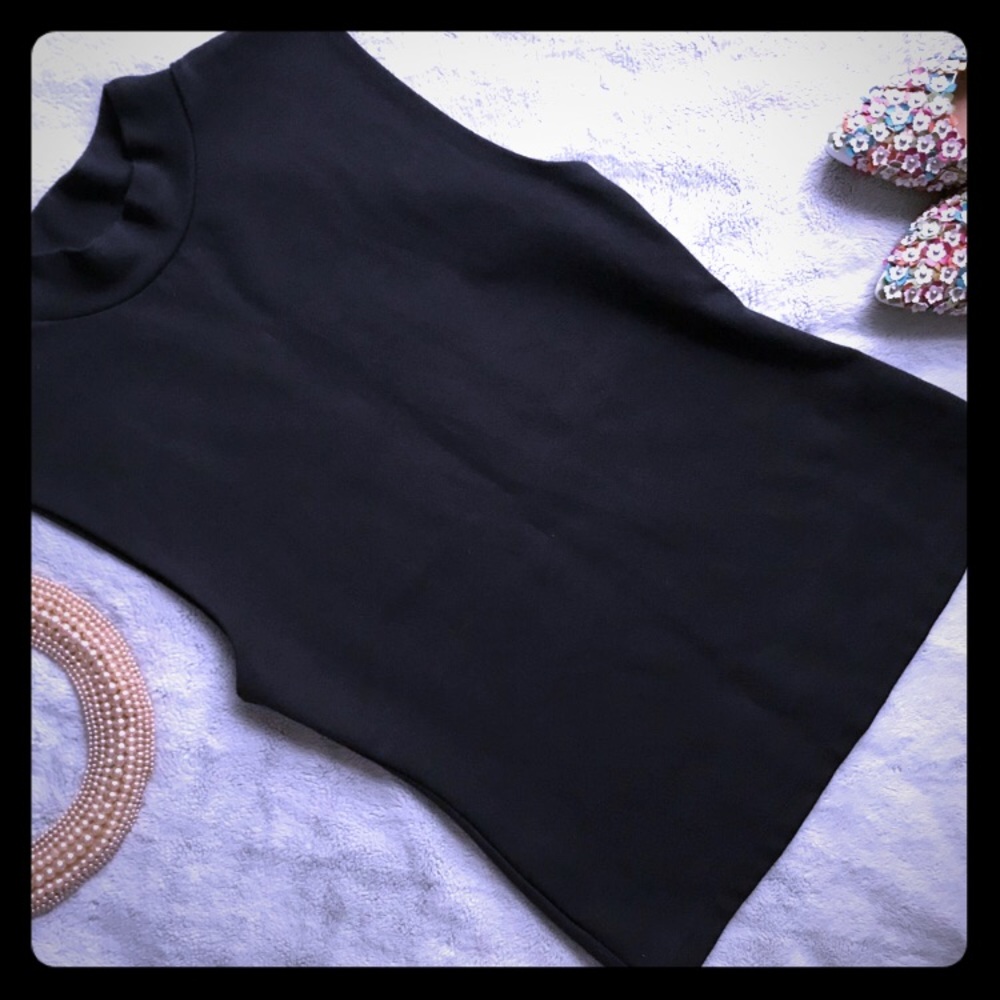 Kate Spade Black Sleeveless Mock Neck - fit Sm-Med